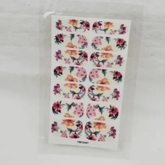 3 FOR $15 💟💟 Self Adhesive Nails Wrap - Picture 4 of 5